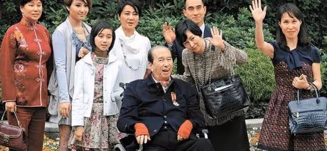 何猷君攜奚夢瑤全家游,兒子近照曝光,基因優化效果驚人