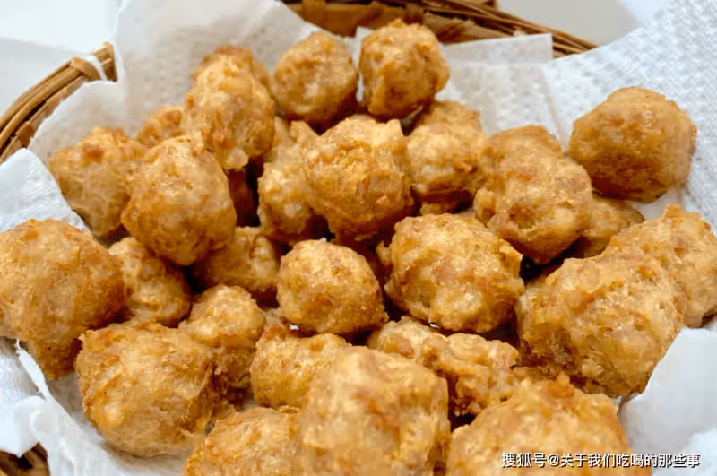炸肉丸子,怎麼調餡?牢記「3不放、加3樣」,外酥里嫩,香味十足