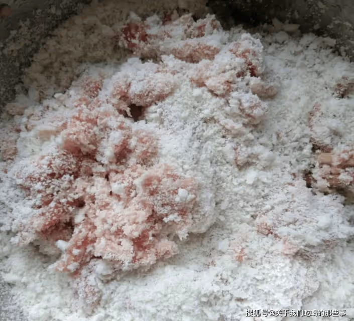 炸肉丸子,怎麼調餡?牢記「3不放、加3樣」,外酥里嫩,香味十足