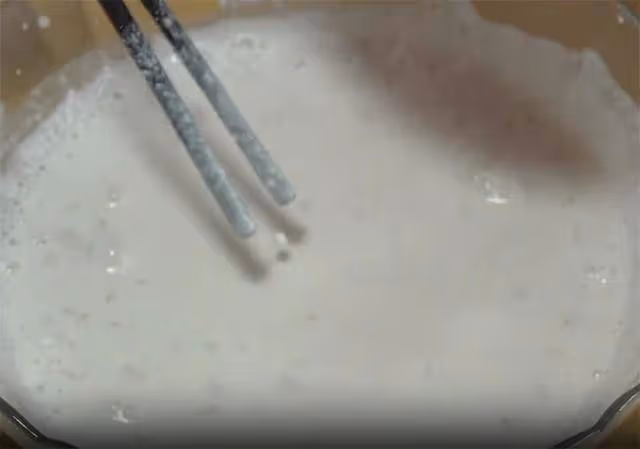 大米別只會熬粥了,加一把花生簡單一做,暄軟蓬鬆,吃著像麵包