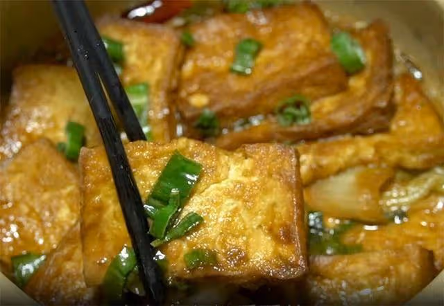 一到秋冬就饞這鍋白菜煲,做完整鍋端上桌,湯汁也不浪費,接地氣