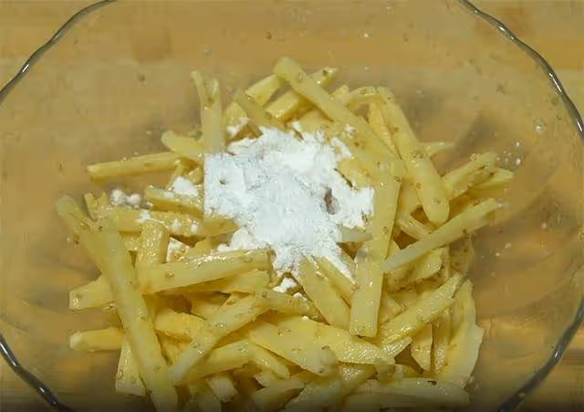 湖北特色美食「干煸藕絲」做法,出鍋香辣酥脆,好吃下飯超過癮