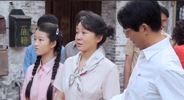 小巷人家:莊超英離婚7年遇黃玲,才知他的無能,圖南棄父保未來