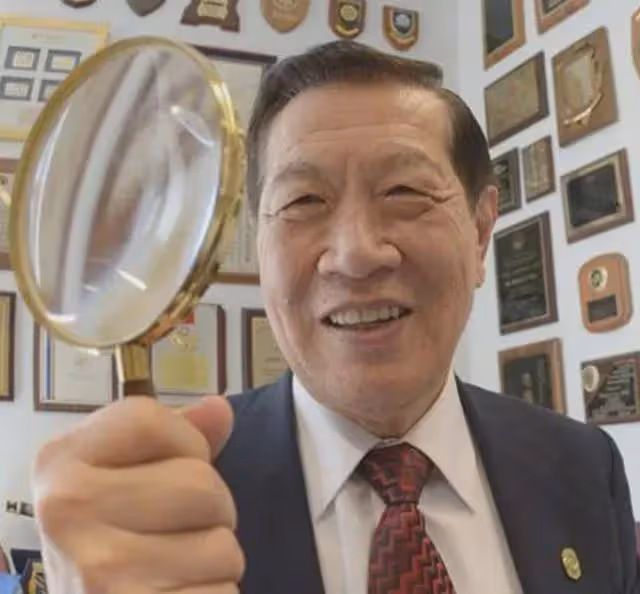 80歲華人神探李昌鈺因原配離世痛不欲生,卻在16個月後另娶新歡