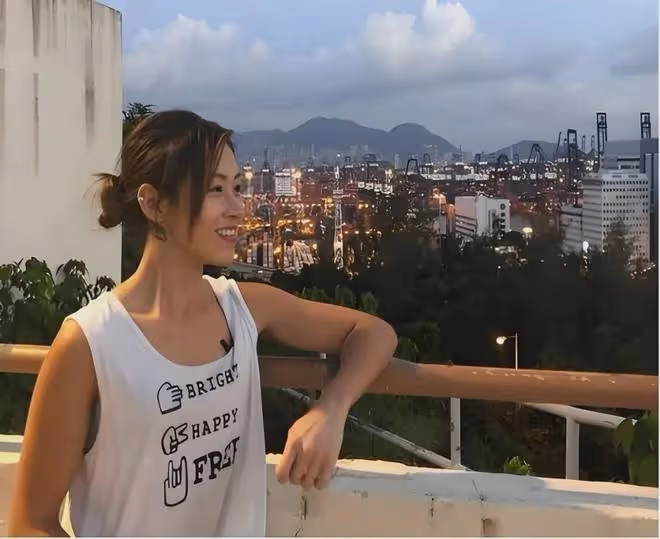 2019年,香港「最美」女搬運工一夜爆紅,如今怎樣了