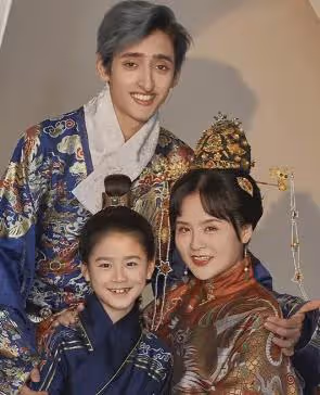 杜拜富二代26歲,愛上42歲二婚離異寶媽,放棄億萬資產成上門女婿