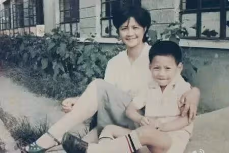 「建模臉」的他打破你認知,2.1克拉的鑽戒求婚,買房只寫她的名