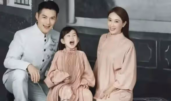 「建模臉」的他打破你認知,2.1克拉的鑽戒求婚,買房只寫她的名