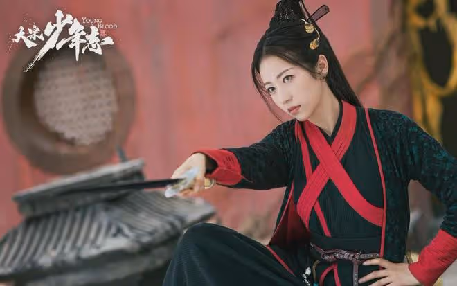 周雨彤從內娛清冷女神到人人喊打,她只用了兩個月