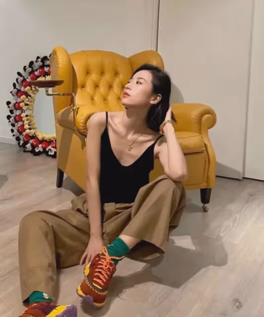 周雨彤從內娛清冷女神到人人喊打,她只用了兩個月