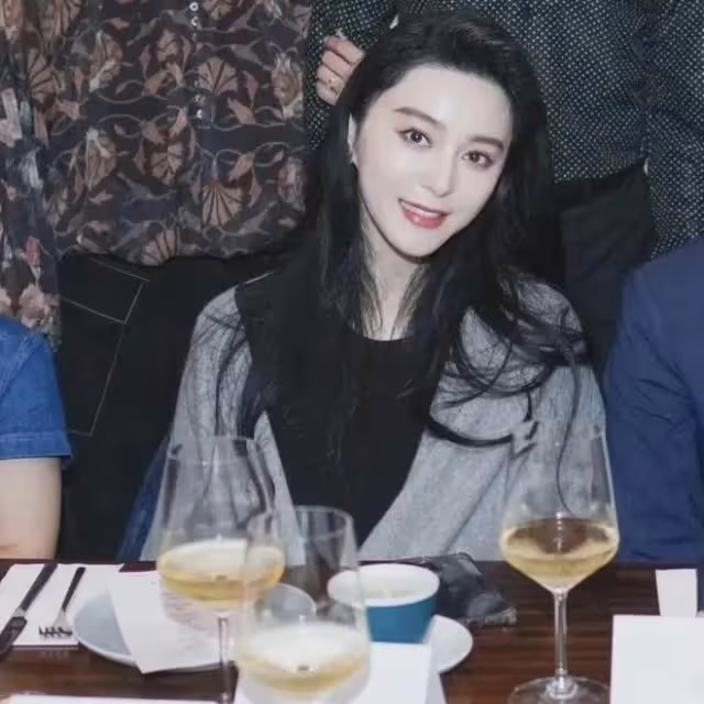 范冰冰驚艷東京!穿搭如女王,狐狸長相讓她贏在起跑線,無人能及