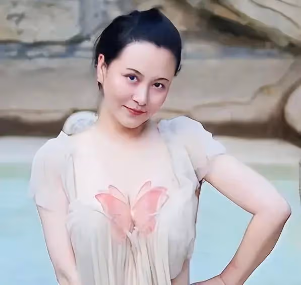 武曄:她是《雍正王朝》中的鄭春華,也是性感不輸柳岩的女神