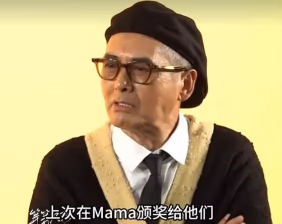 周潤發與權志龍合照，滿頭白髮戴帽子重拾帥氣，眼神犀利氣場大