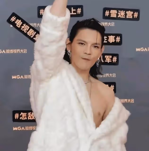 微博視界大會:劉亦菲獲壓軸大獎,白鹿《北上》將播,向佐穿女裝