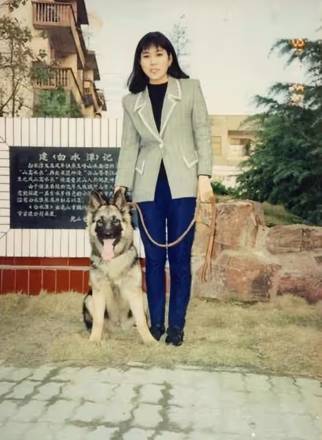 張馨予為媽媽慶生,張媽保養得宜,穿比基尼又美又自信