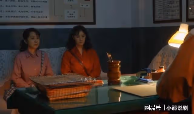 小巷人家：莊爺給新過門李佳立規矩，莊超英積壓40年怒火徹底爆發