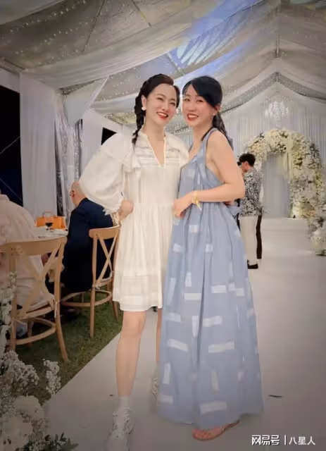 生活落魄?明道一家四口逛街,王婷萱抱娃一臉憔悴,瘦20斤都脫相了