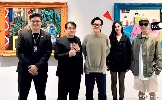 具俊曄台北畫展開幕!大S瘦身成功驚艷亮相,小S女兒現身成全場焦點