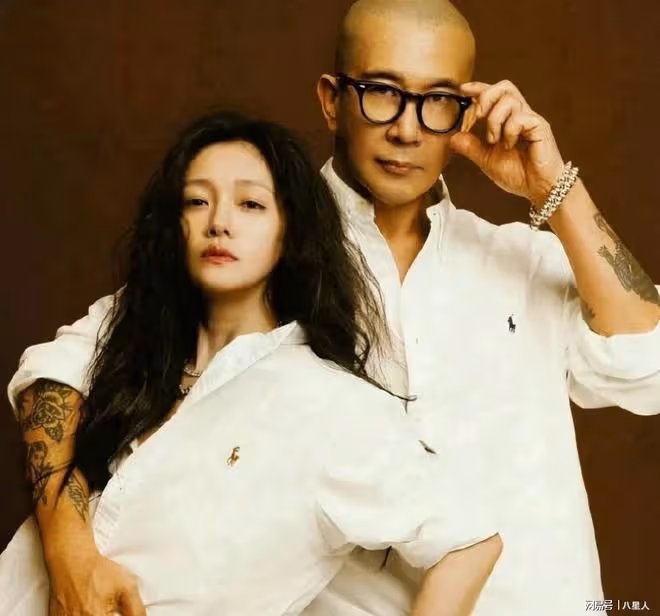 具俊曄台北畫展開幕!大S瘦身成功驚艷亮相,小S女兒現身成全場焦點
