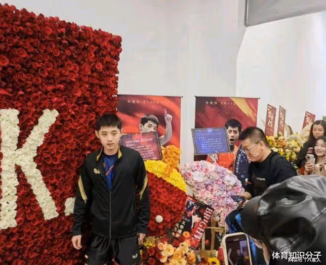 張繼科開球館排場大!各路賓朋前來捧場,前女友景甜跟著上熱搜