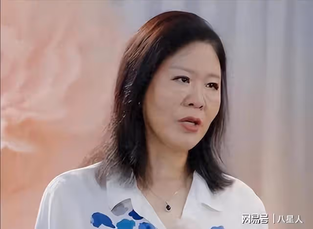 從「鐵榔頭」到「整容狂魔」,64歲醫美失敗的郎平,近況令人唏噓