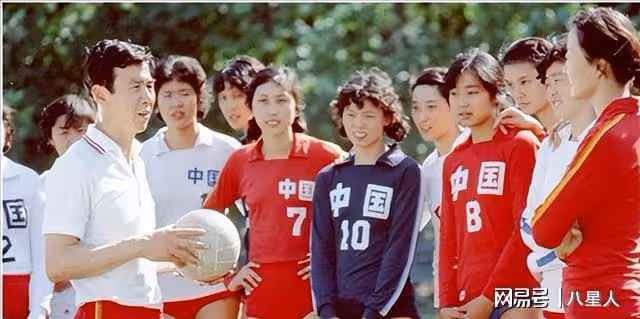 從「鐵榔頭」到「整容狂魔」,64歲醫美失敗的郎平,近況令人唏噓