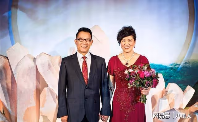 從「鐵榔頭」到「整容狂魔」，64歲醫美失敗的郎平，近況令人唏噓