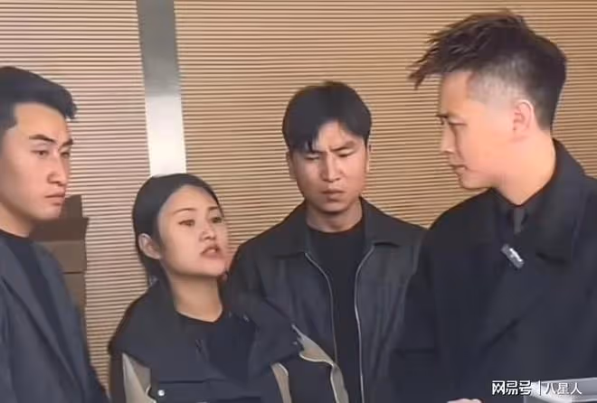 禽獸不如!雲南阿奎剛辦葬禮,老婆馬上直播帶貨,網友舉報帳號被封