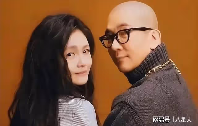 接地氣!汪小菲帶馬筱梅到成都吃串串,結果被一眾男粉絲圍著敬酒