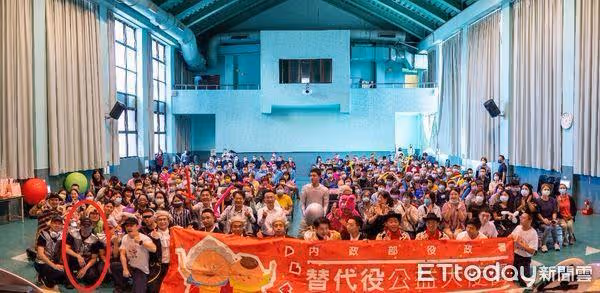 許太太快看!當替代役2個月 許光漢現身公益演出嗨唱《戀愛ING》