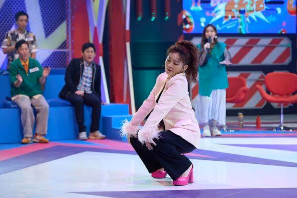 「台灣濱崎步」王彩樺走秀辣跳舞! 摸吳姍儒孕肚:再生一個