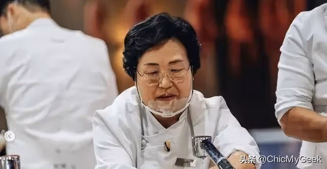Netflix收視第一《黑白大廚》,參賽者被曝出軌、欠債、非法經營