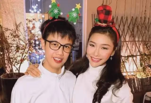54歲港圈性感女神宣布復出，為養子拒嫁豪門，喊話導演求工作