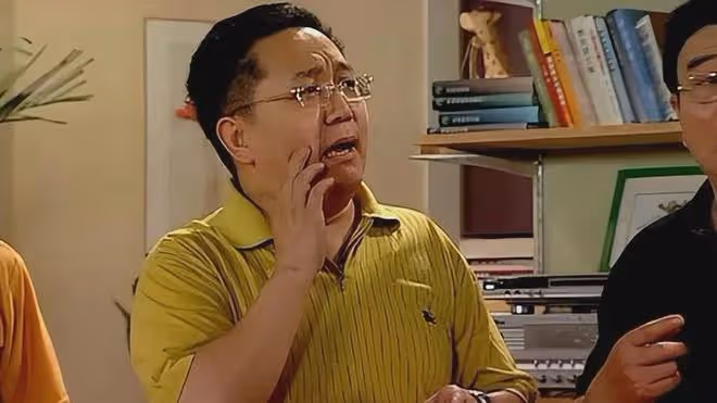 國家一級演員,2婚娶小11歲妻子,48歲老來得女,風光背後有淚水