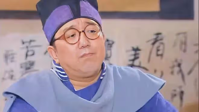 國家一級演員,2婚娶小11歲妻子,48歲老來得女,風光背後有淚水