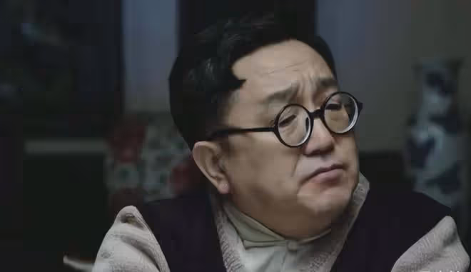 國家一級演員,2婚娶小11歲妻子,48歲老來得女,風光背後有淚水