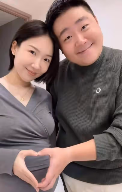 郝劭文老婆林寧瑞最新孕照曝光,肚大圓潤,溫柔模樣孕相超明顯!