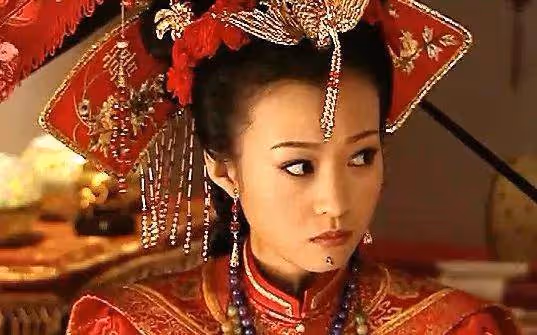 曾演兩部大尺度戲情史坎坷爭議大!性感美女郝蕾叛逆人生