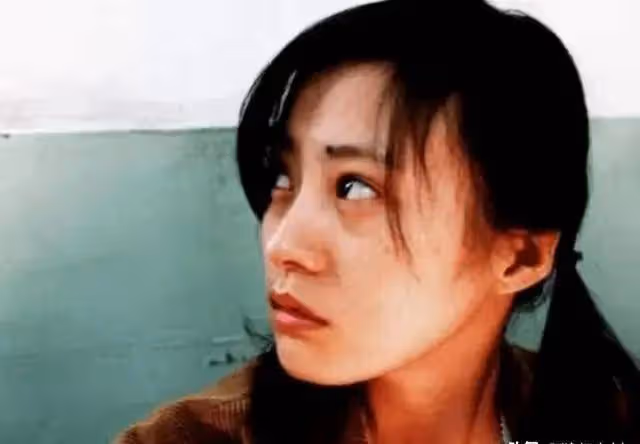 曾演兩部大尺度戲情史坎坷爭議大!性感美女郝蕾叛逆人生