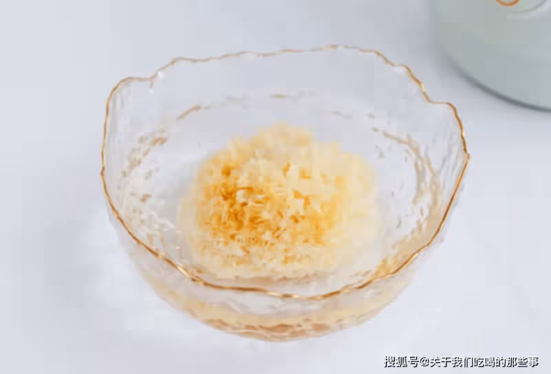 為什麼你煮的銀耳湯不濃稠?掌握好3點,銀耳湯出膠多,濃稠好喝