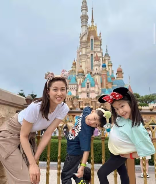 無架子!前TVB花旦被網友偶遇熱情合照,曾被指雙面人稱懶得回應