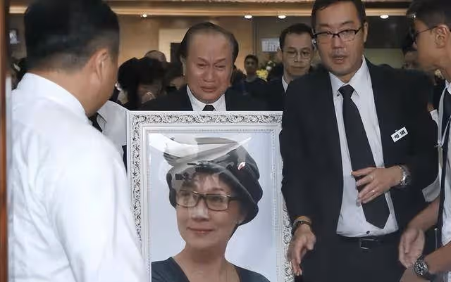 TVB老戲骨戲裡遭視後掌摑,牙齒被打到鬆動,曾因妻子離世拒拍戲