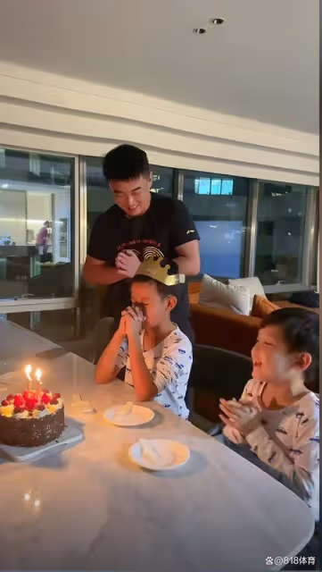 溫馨!王皓和漂亮媳婦為兒子慶生,海苔:感謝爸媽努力讓你們少操心!