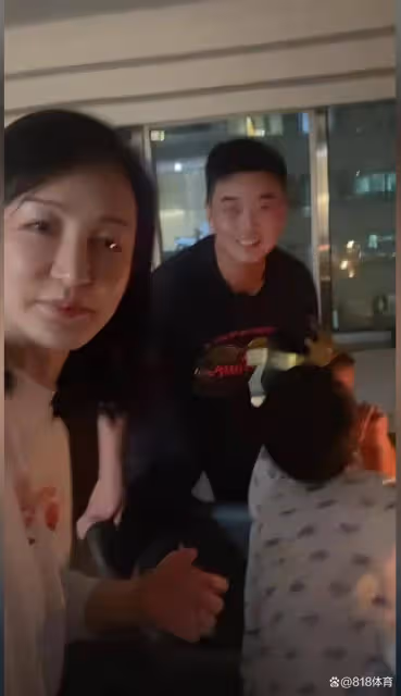 溫馨!王皓和漂亮媳婦為兒子慶生,海苔:感謝爸媽努力讓你們少操心!