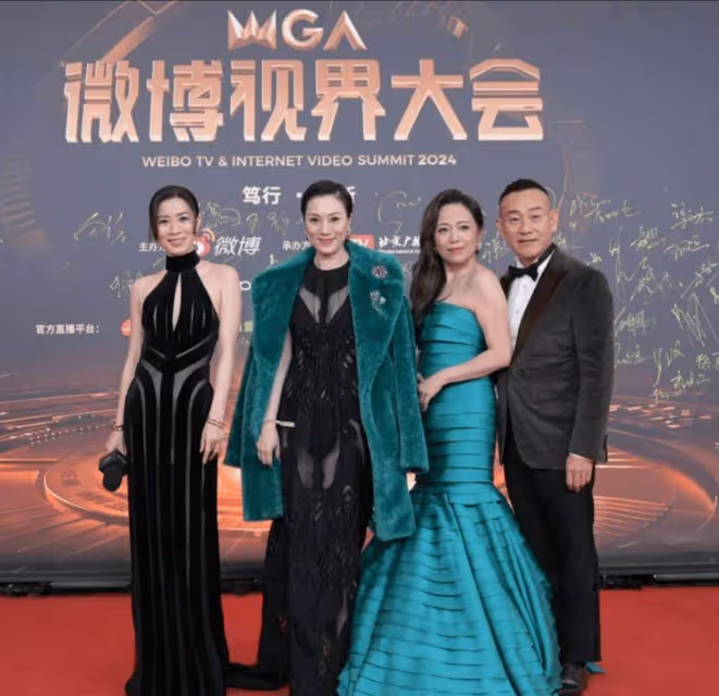 《金枝欲孽》四大主演20年再合體!佘詩曼大露背極性感!張可頤鄧萃雯氣質高貴