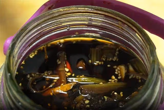 天冷了我家常備這種小菜,不炒不用燉,酸脆開胃,告別各種沒胃口