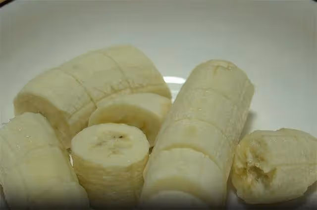 香蕉里加點麵粉,還能這麼好吃,不油炸不加水,我家孩子點名吃