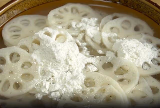 蓮藕直接用水洗是錯的,等於吃淤泥,教你小技巧,泥土蟲卵全跑光