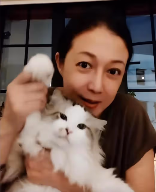吳卓林妻子andi露面,非主流打扮繼續叛逆,24歲吳卓林仍舊不回家