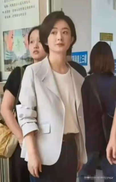 為角色而生!趙麗穎唐嫣破尺度再剪短髮,一個帥氣精幹一個難相認
